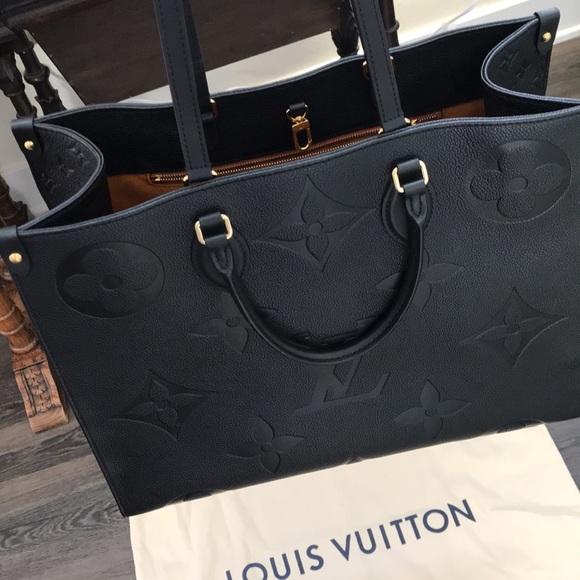 Authentic Louis Vuitton Black All Leather Large tote Bag. On the go LIKE NEW!! - Picture 16 of 17